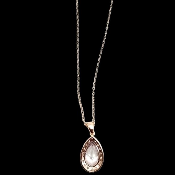 Dainty Rose Gold-toned Teardrop Pendant Necklace NWOT - Picture 12 of 16